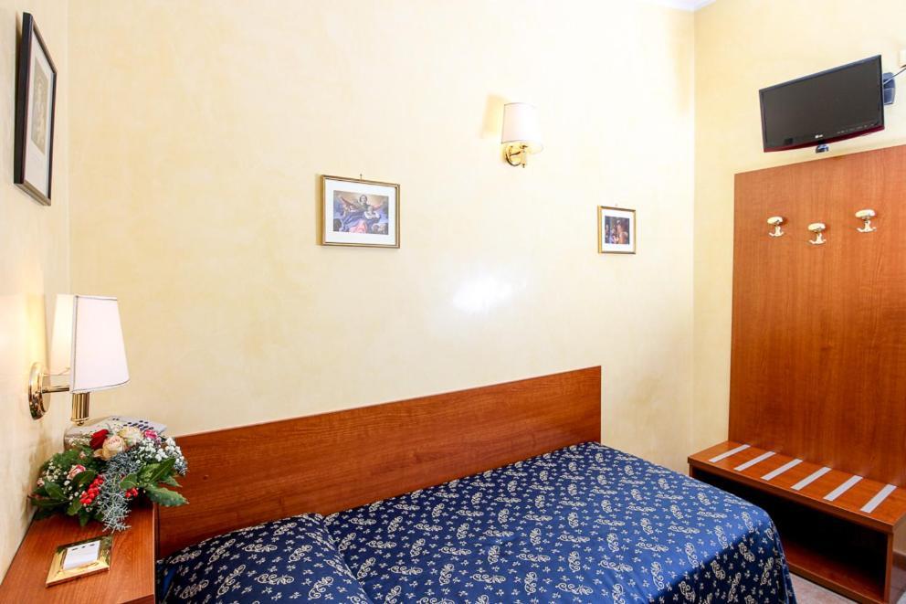 Casa Di Santa Francesca Romana A Ponte Rotto Rome