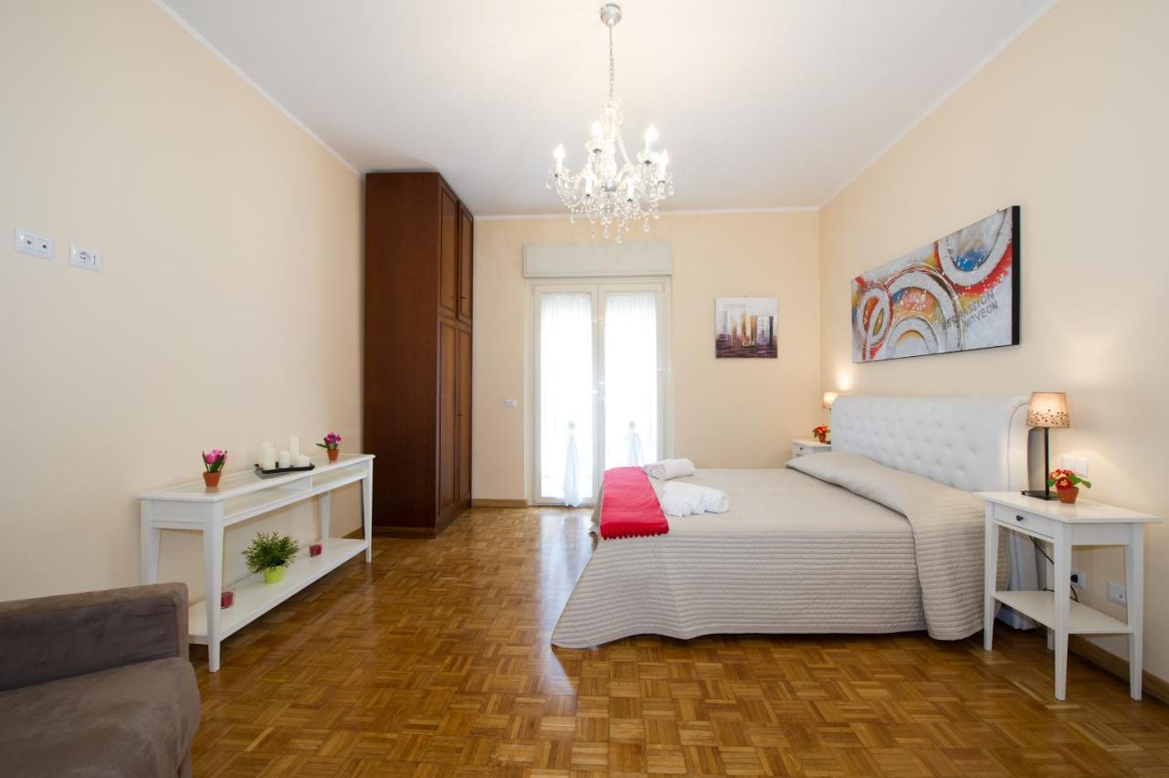 Gregory House Apartment