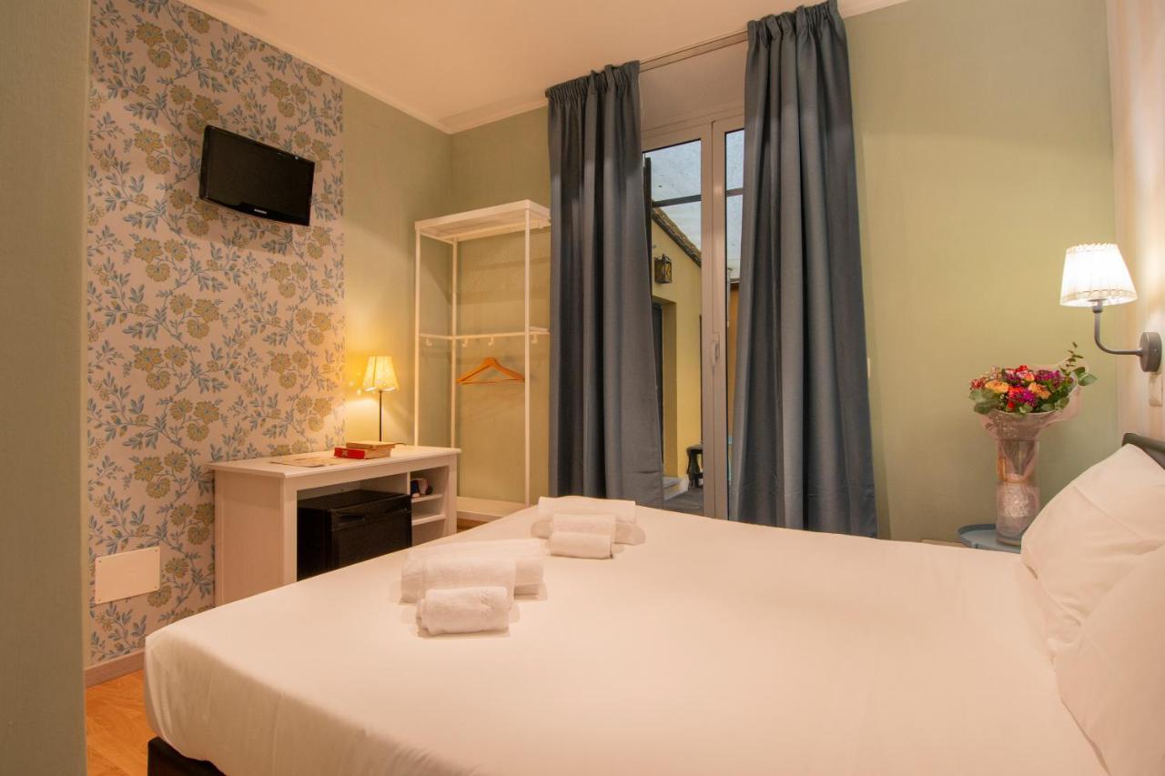 Delle Camerie 2* Roma