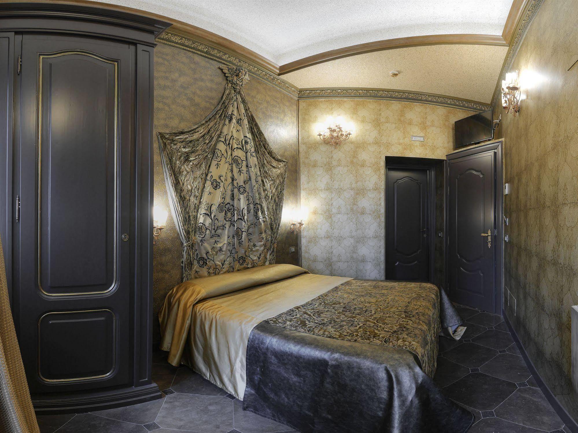 Hotel Antica Dimora Delle Cinque Lune Roma