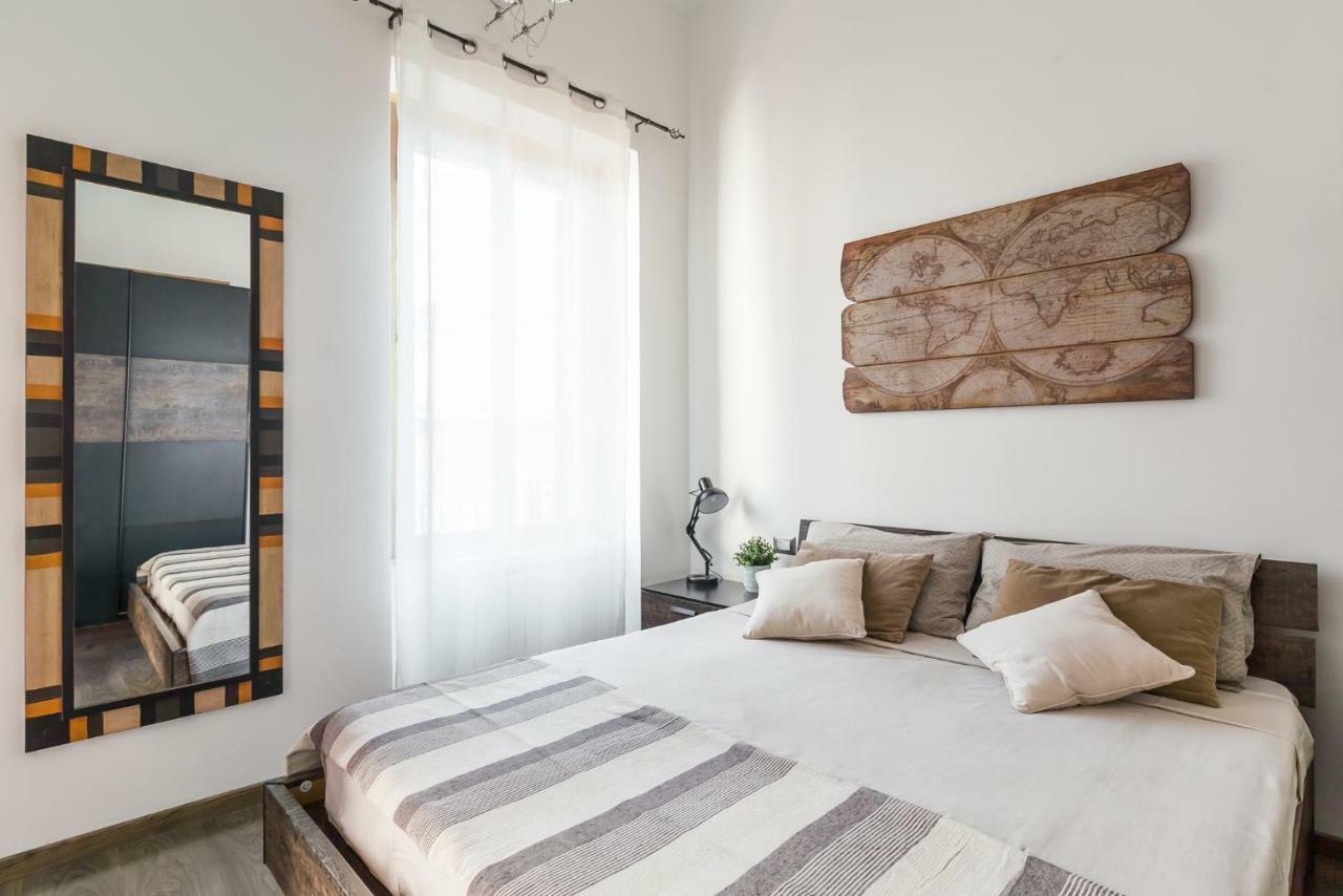 House Borgo Pio 195 * Rome