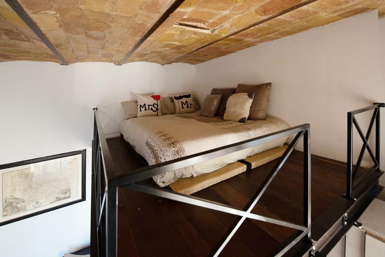 House Borgo Pio 195 * Rome