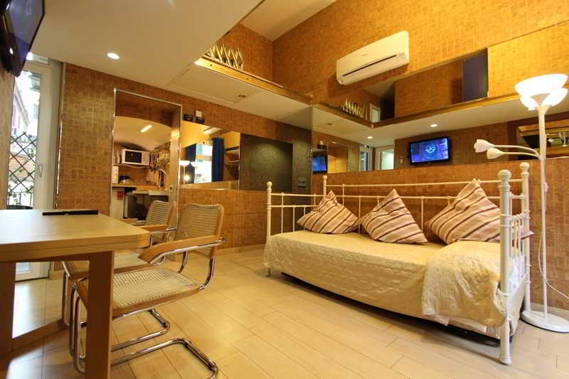 Candia 3* Rome