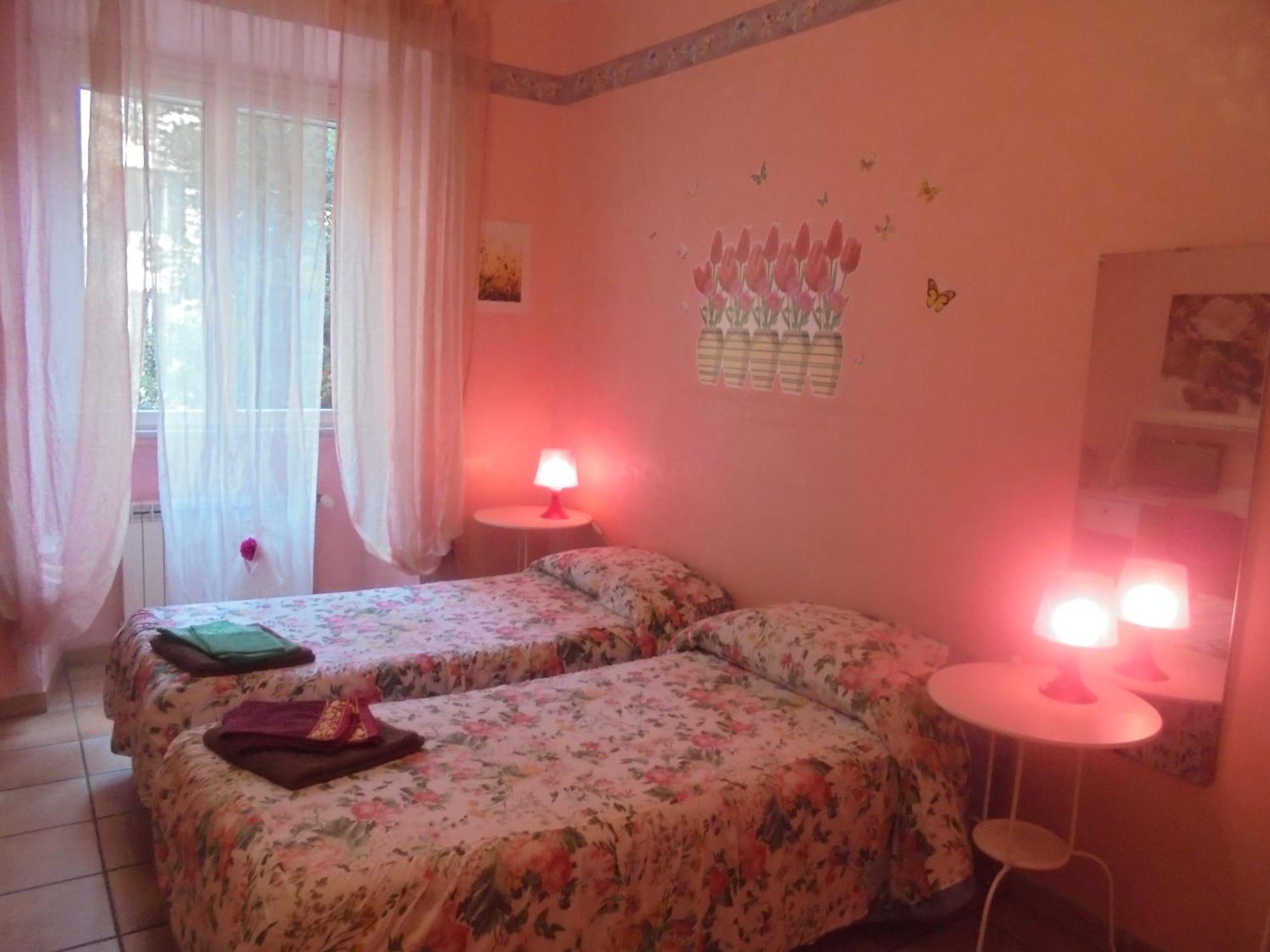 Max House Couette-café Rome