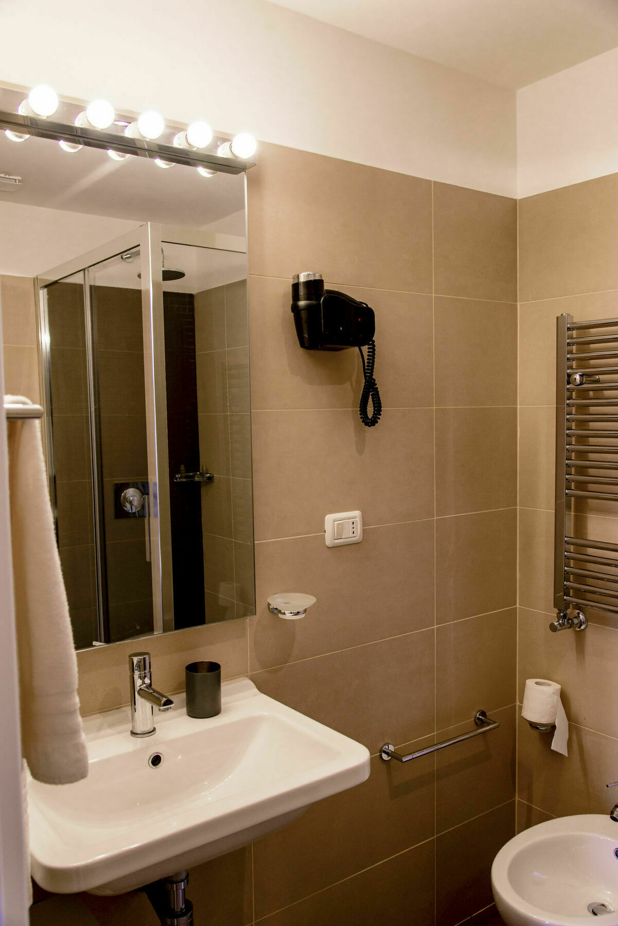 No 9 Colosseo Hotel