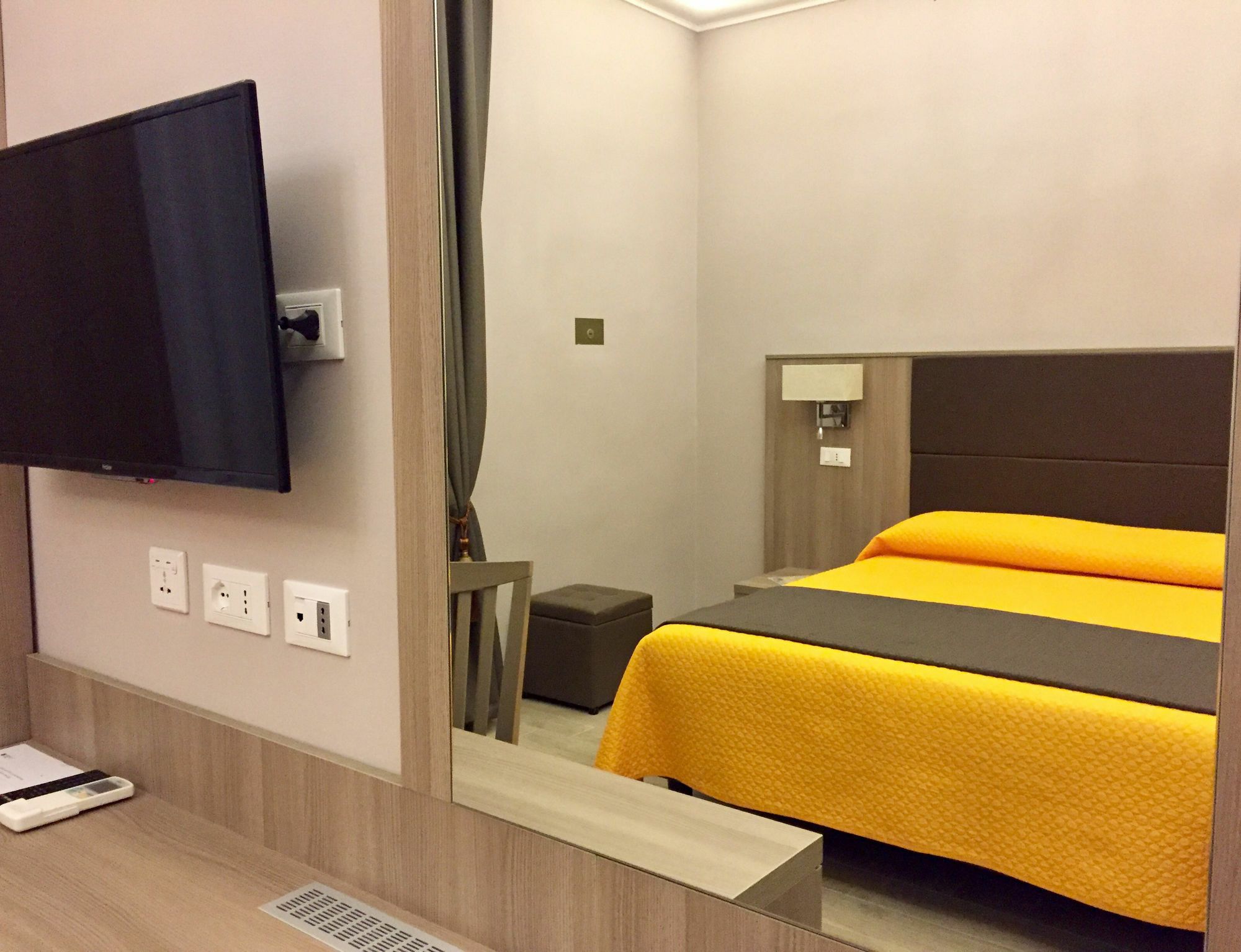 Archi Di 3* Rome