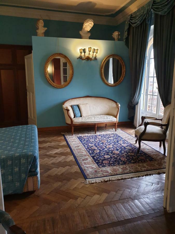 Episcopo Lipinsky Luxury Couette-café