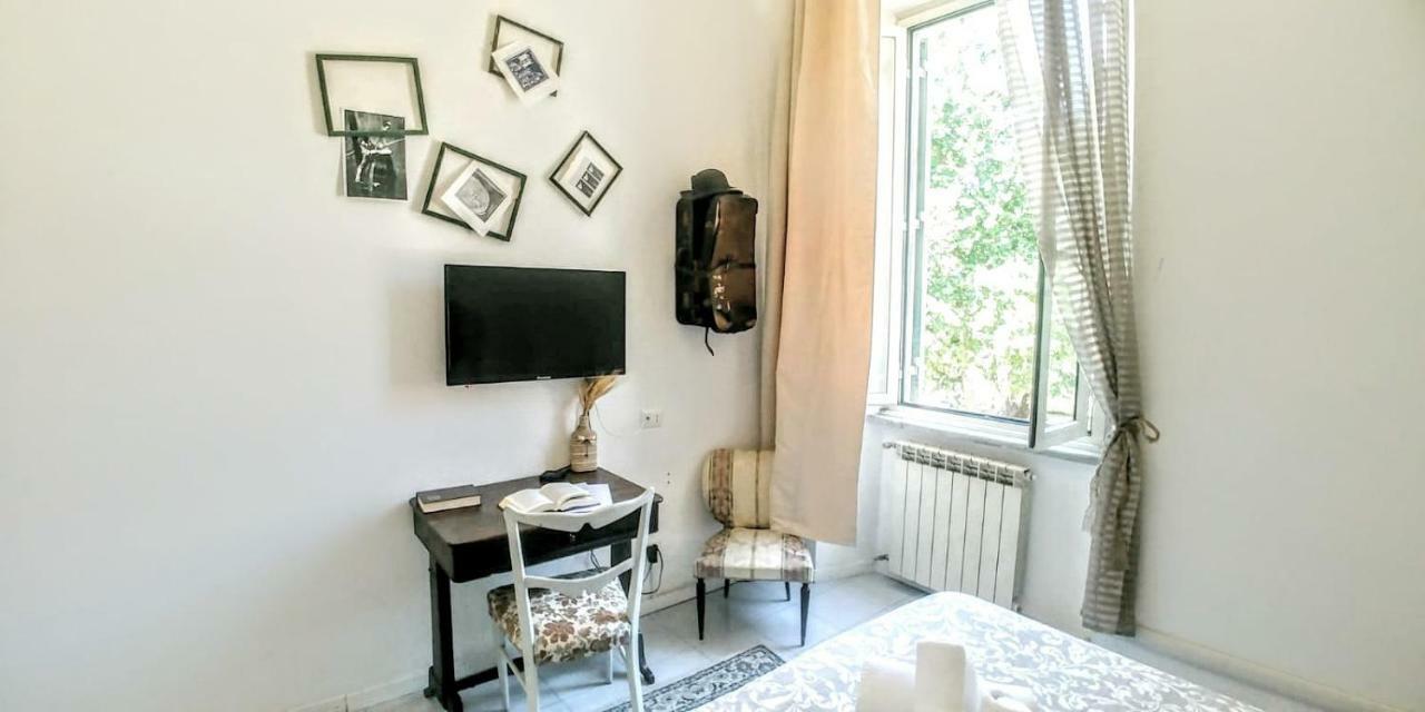 Next Stop Couette-café *