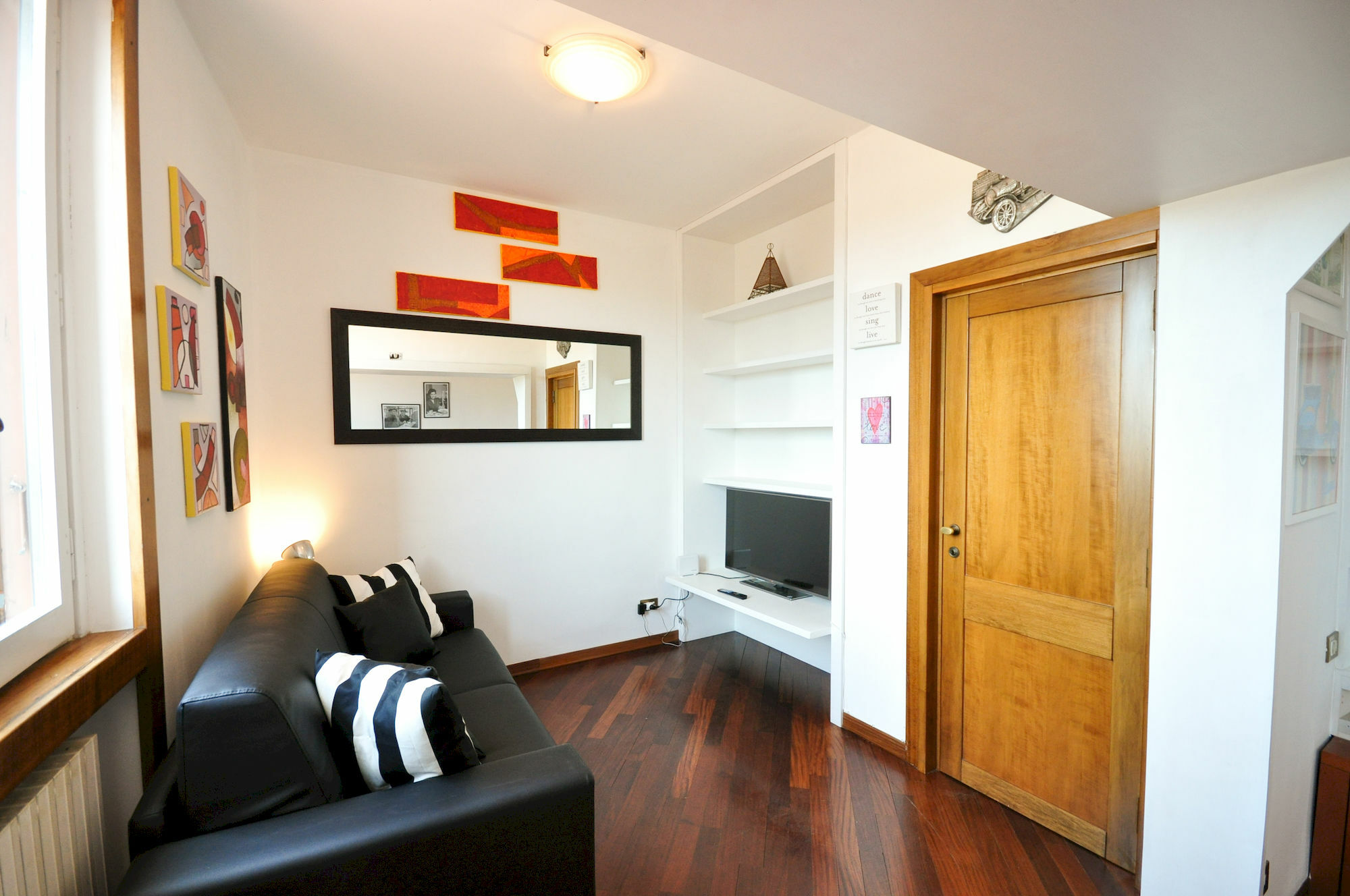 - Colosseum Apartment