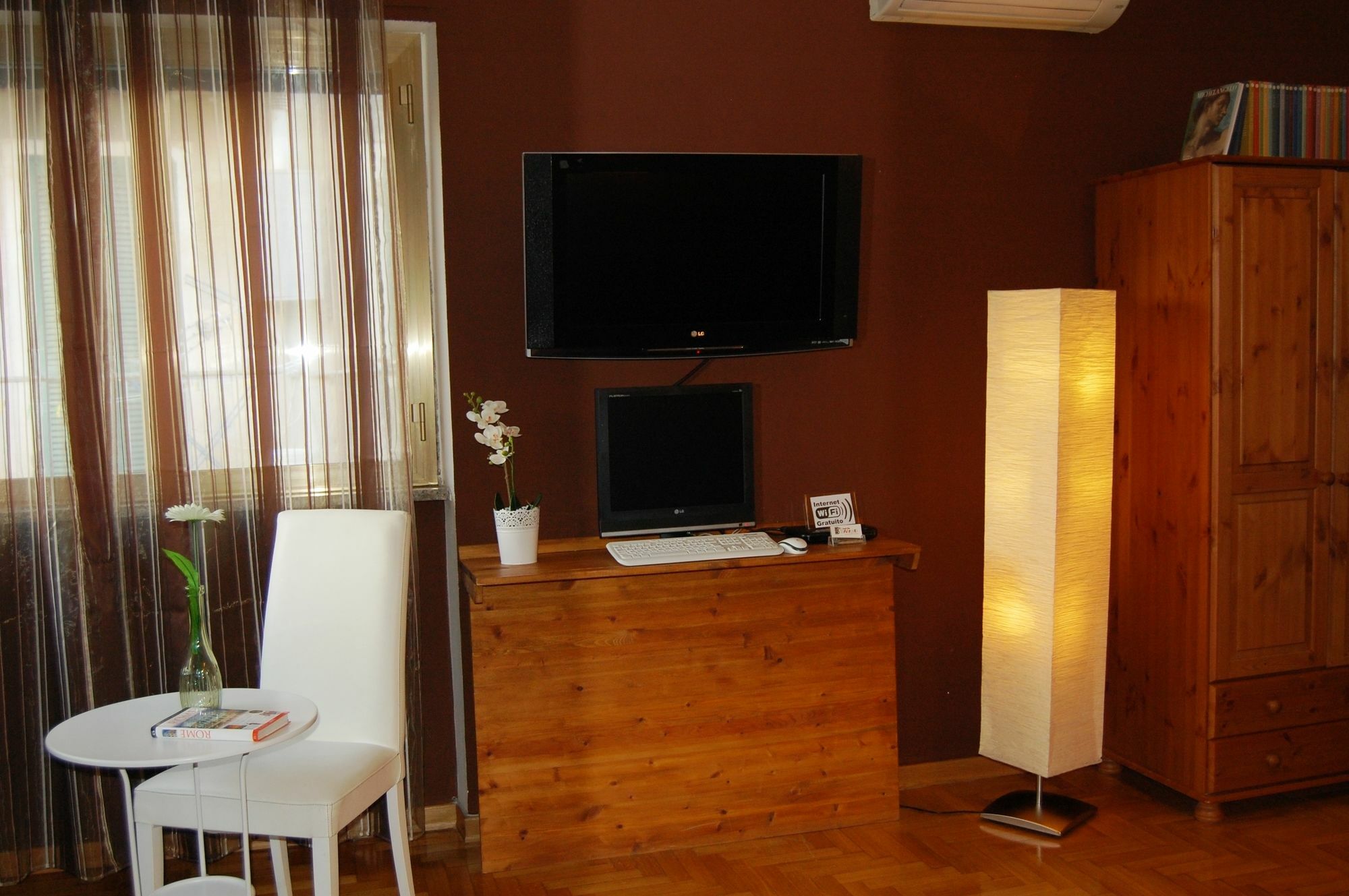 Goodday Tor Vergata Couette-café 2*