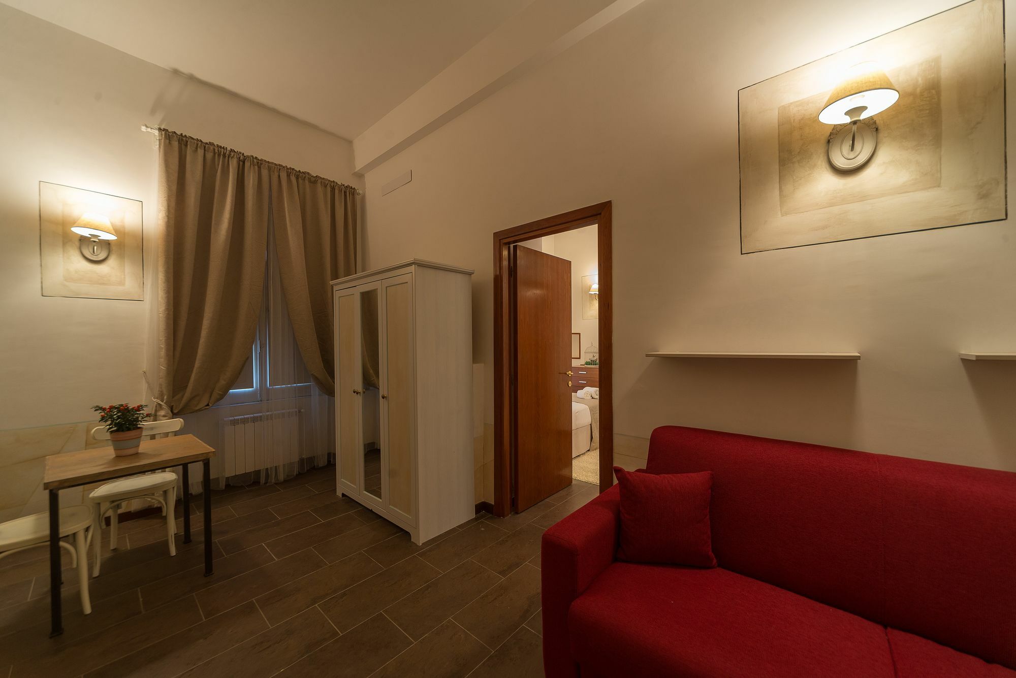 Vaticana Affittacamere 2*