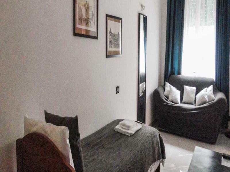 Suites Holiday Rooms Guest house