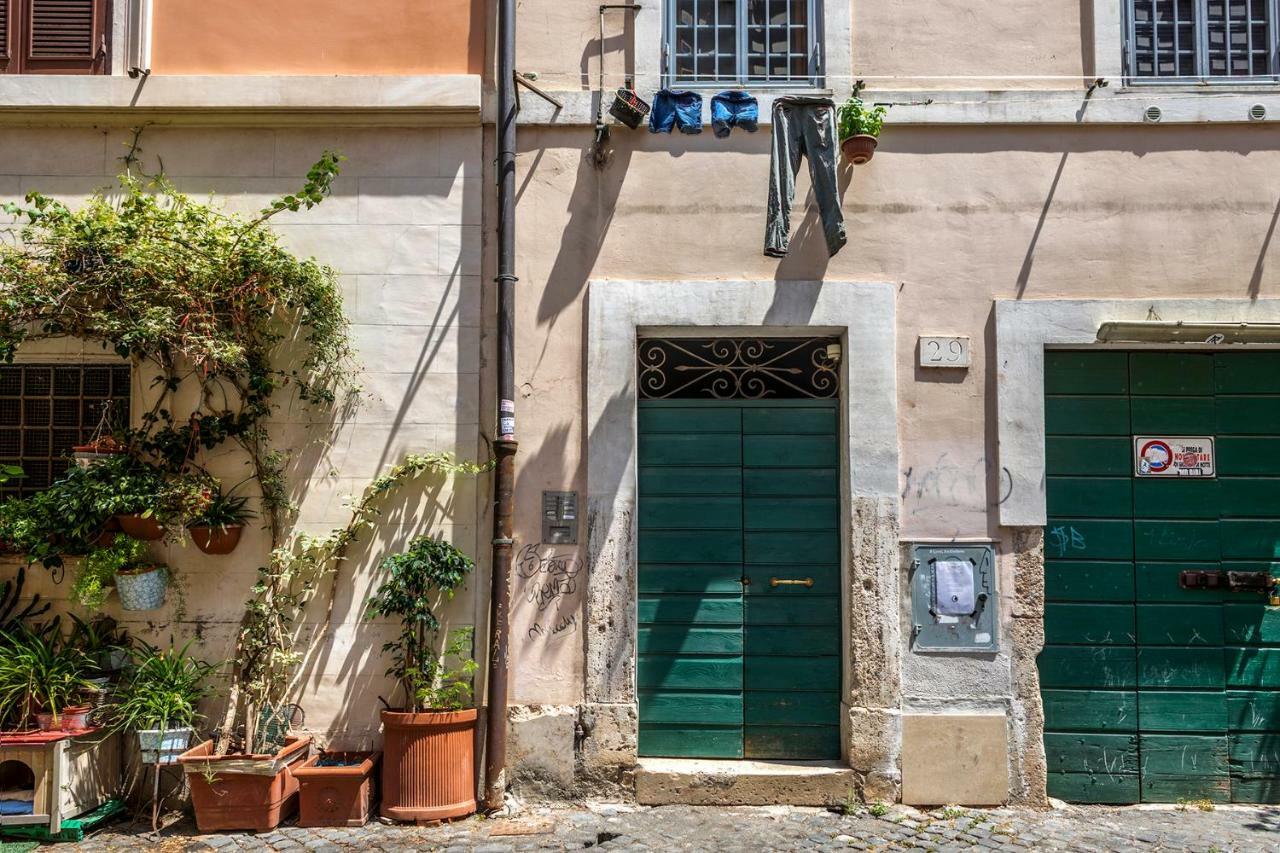 Iflat Trastevere Bianca's House