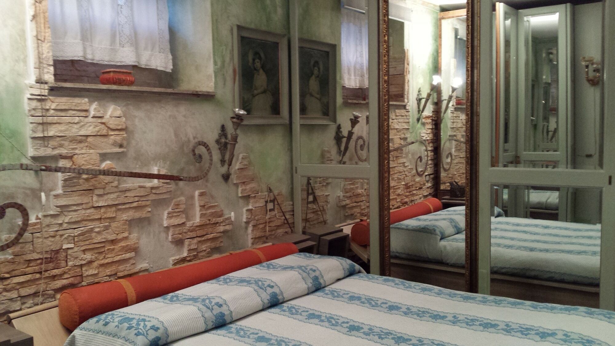 Hospitales Del Pellegrino - Trastevere 3* Roma