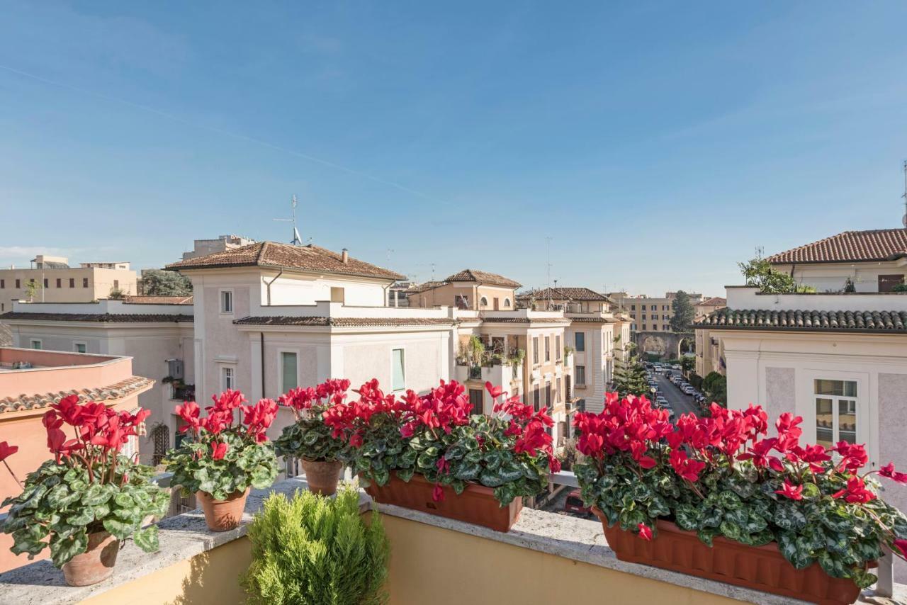 Hotel Infinito - Gruppo Blam