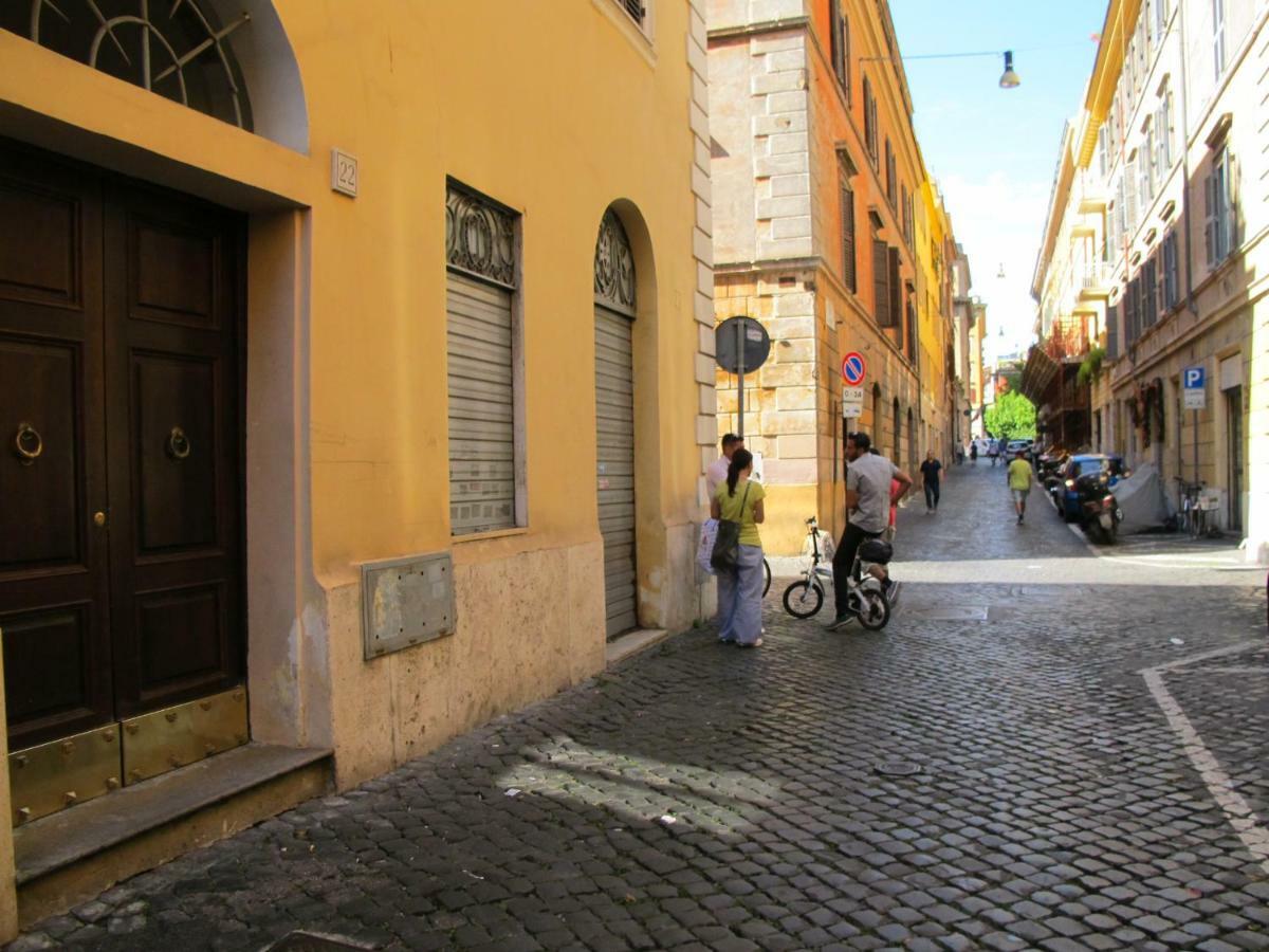 Bed & Breakfast Falco House *
