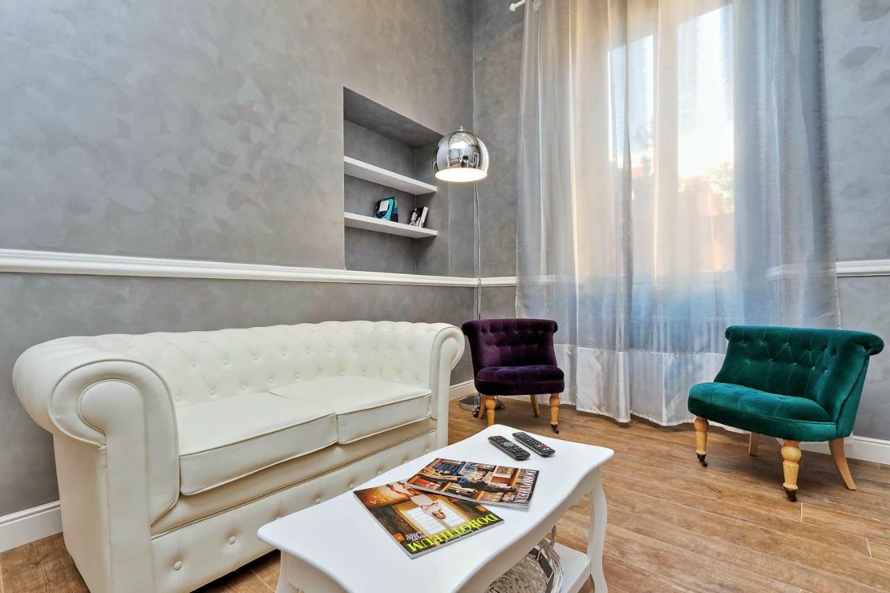 Luxury Sabina 50 Mt From Trevi Fountain * Roma