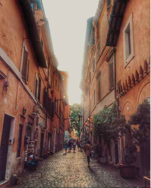 Trastevere Via Del Moro Roma