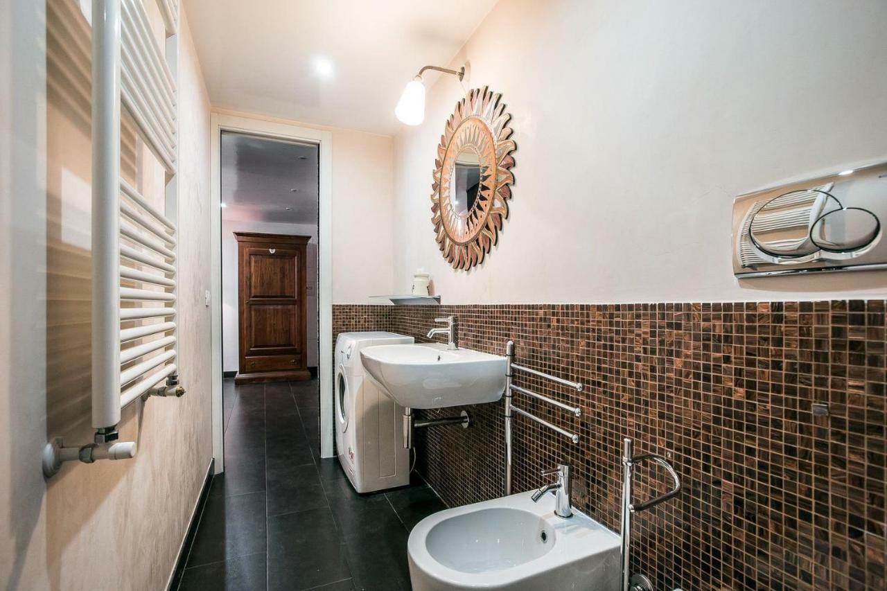 Appartement In Front Of Coliseum Rome