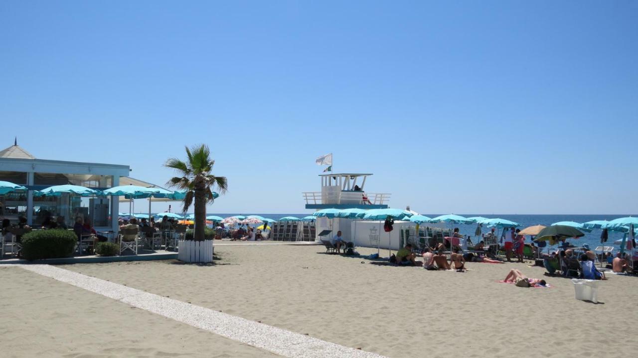 The Red Box On The Beach Hébergement de vacances Rome