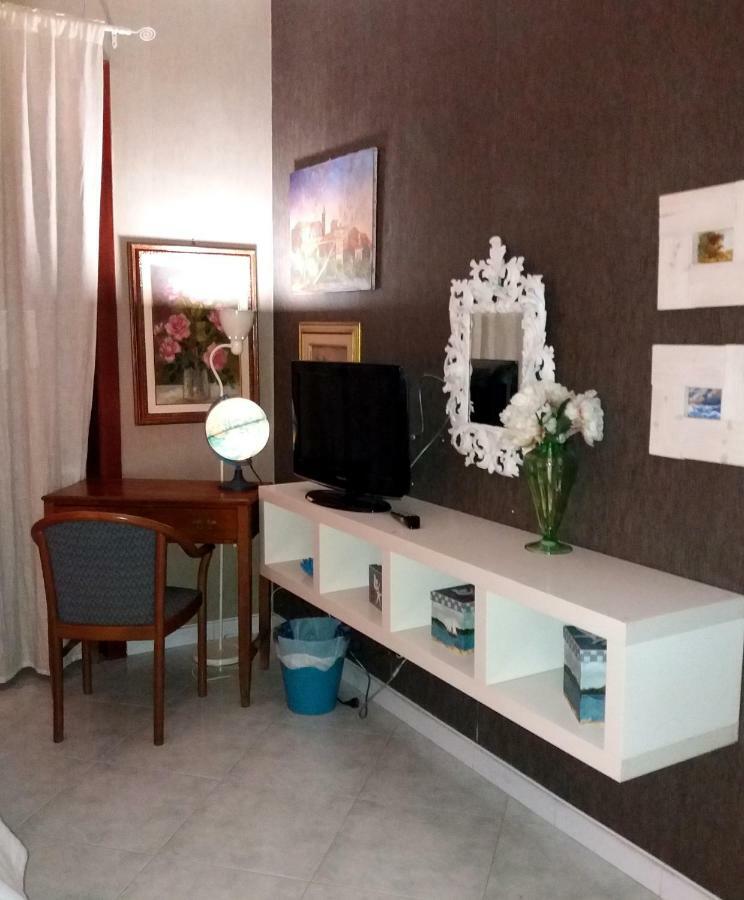 Anna Vi Guest * Rome