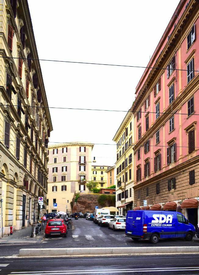 Le Rondini A * Rome