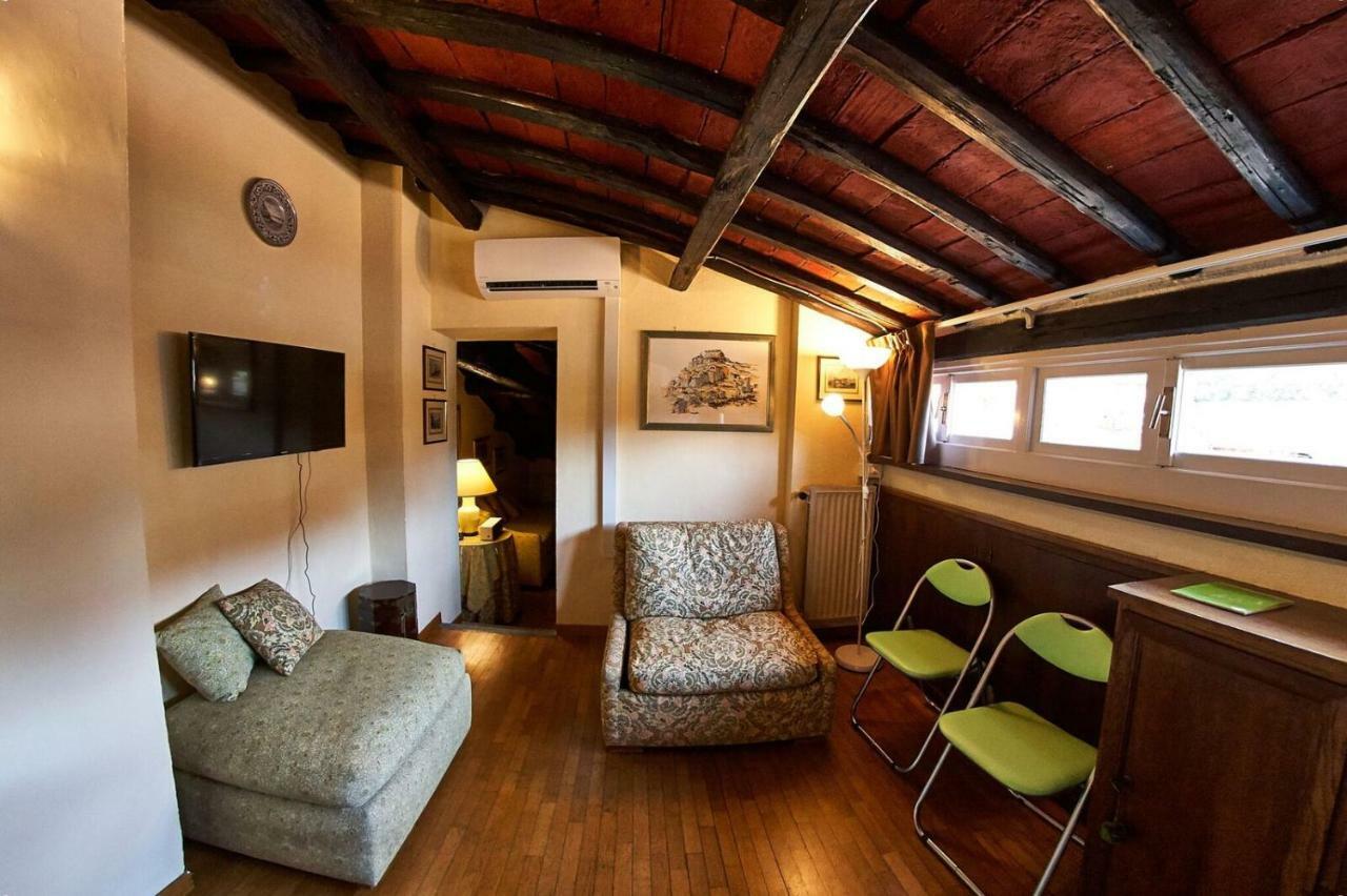 Casa Delle Eroidi * Rome