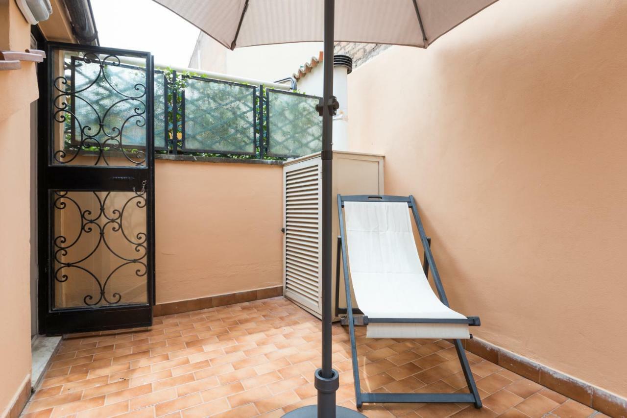 Apartment Quiet Pied A Terre With Terrace In Borgo Pio Rome