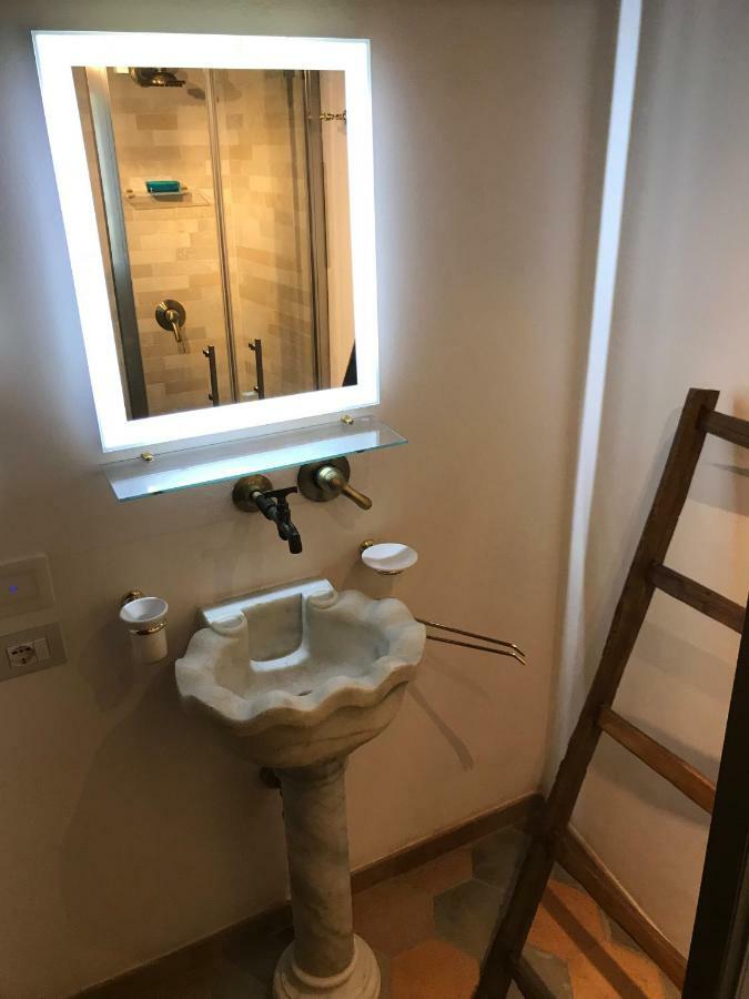 La Casa Dei Marmi Rome