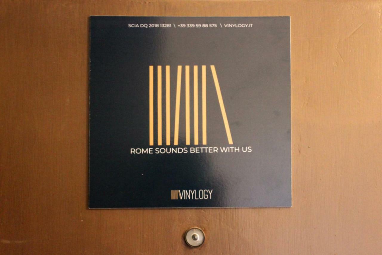 Apartment Vinylogy