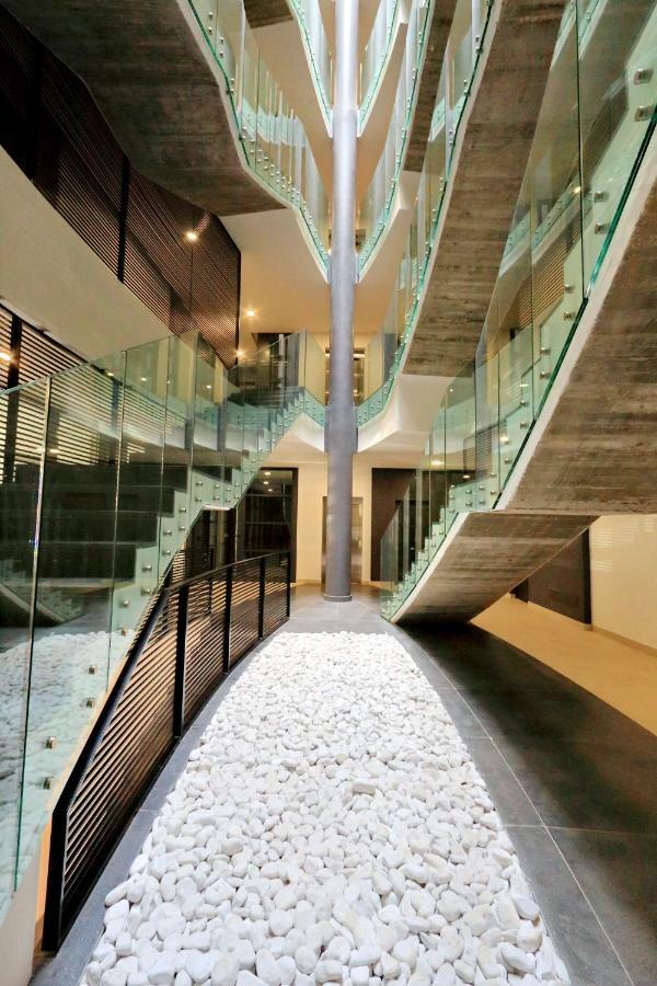 Green Terraced Apartment. 3 Stops From Colosseum *