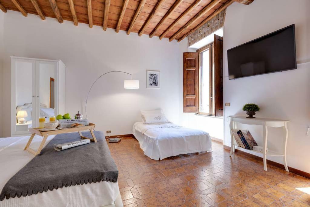 Arenula Luxury