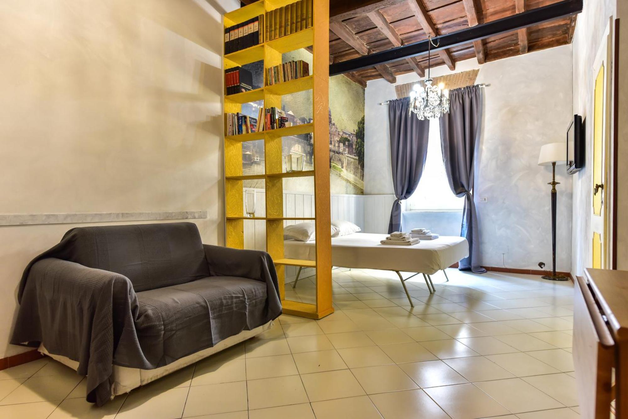 Trastevere Queen Apartment