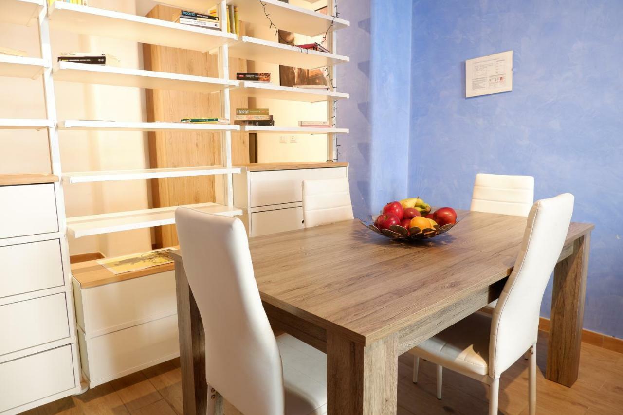 The Blue Strawberry House In San Giovanni Appartement