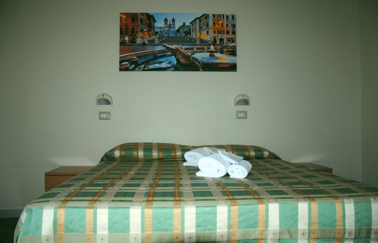 Madre Chiara Domus 3* Rome
