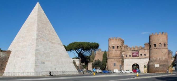Bodoni #82 -enjoy Your In The Center Of Rome- * Rome