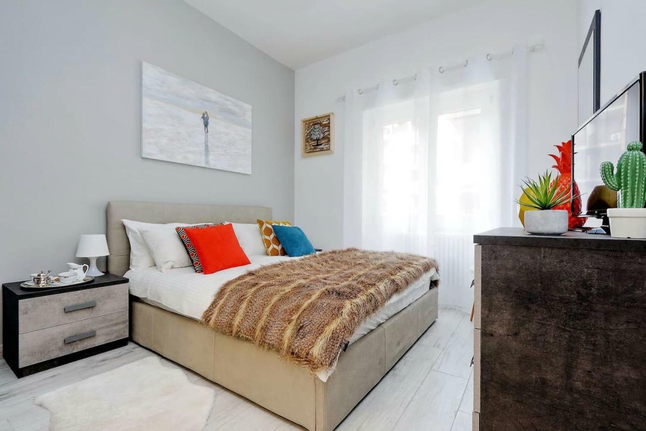 Vaticano Terrace: Brand New 2 Bedrooms 2 Bathrooms * Rome