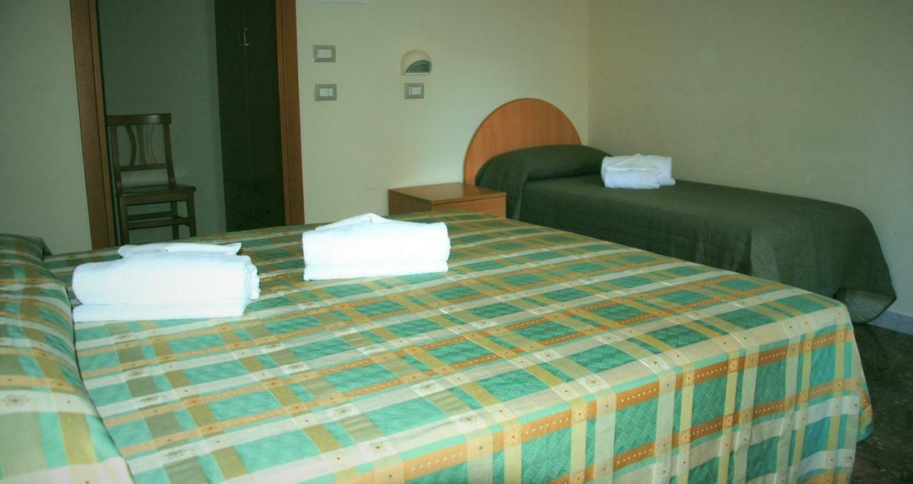 Madre Chiara Domus Guest house 3*