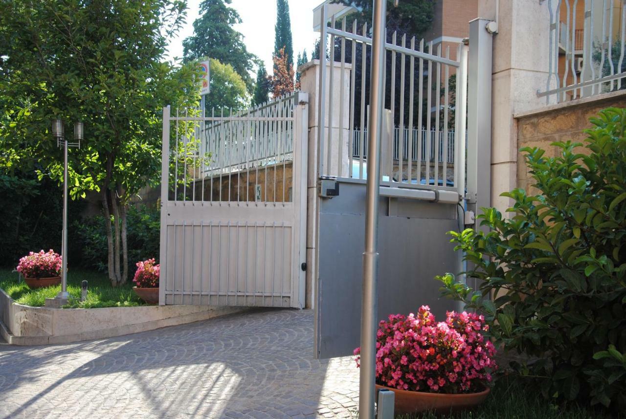 Madre Chiara Domus Guest house Rome