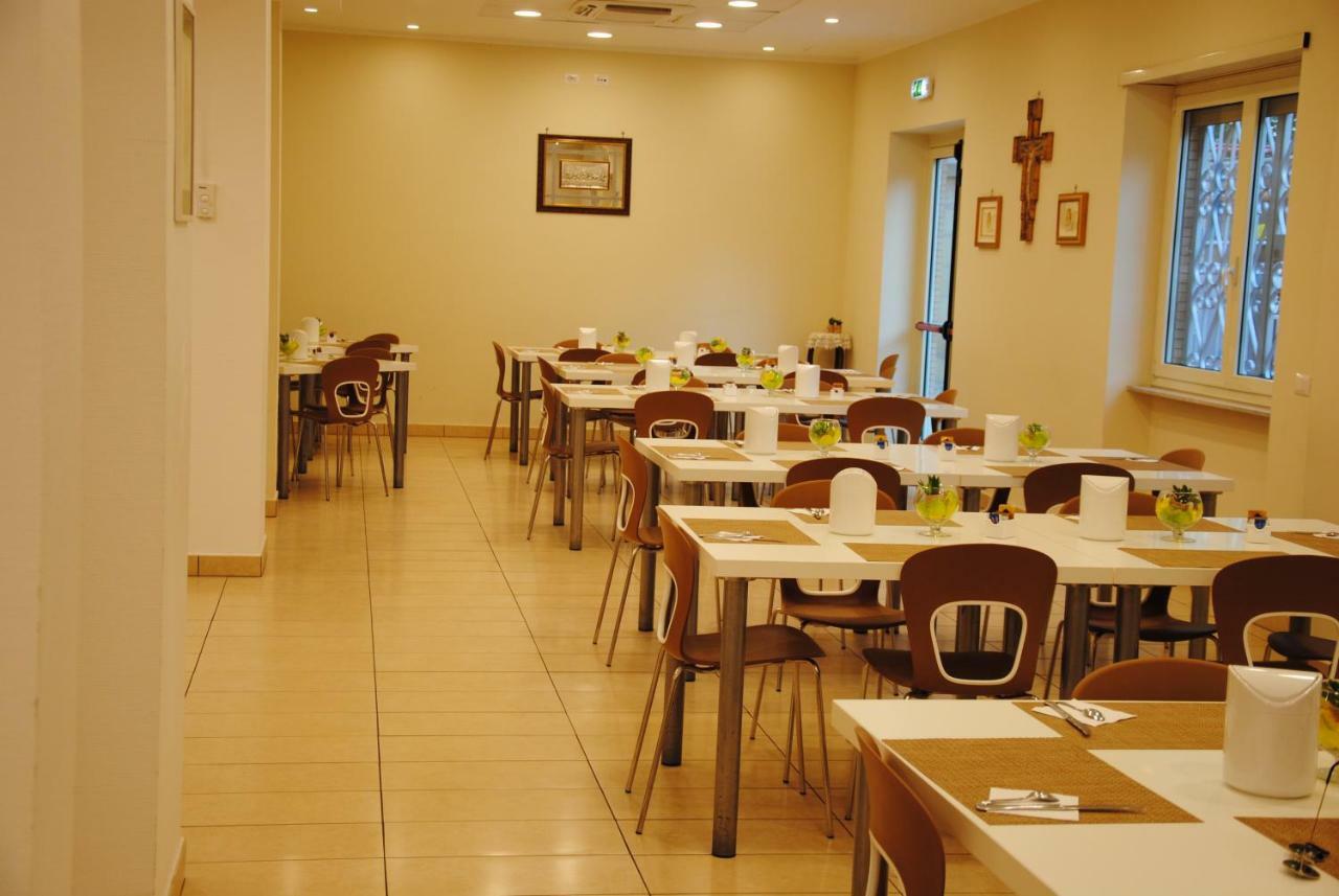 Madre Chiara Domus Guest house