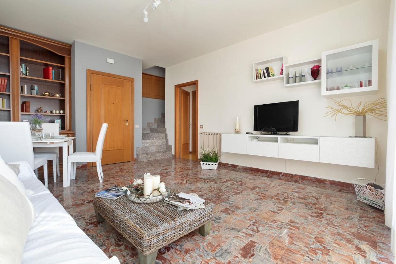 Apartment Anagnino White *