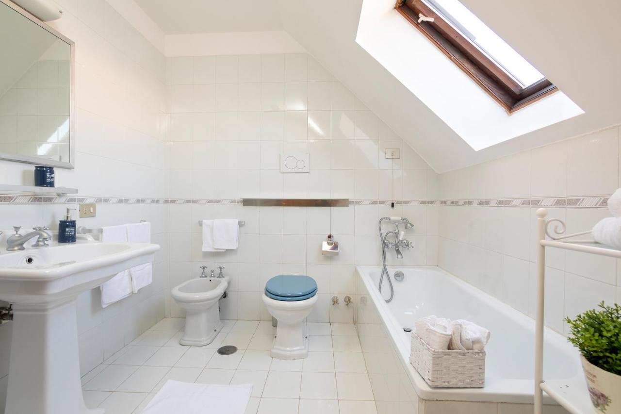 Apartment Anagnino White *