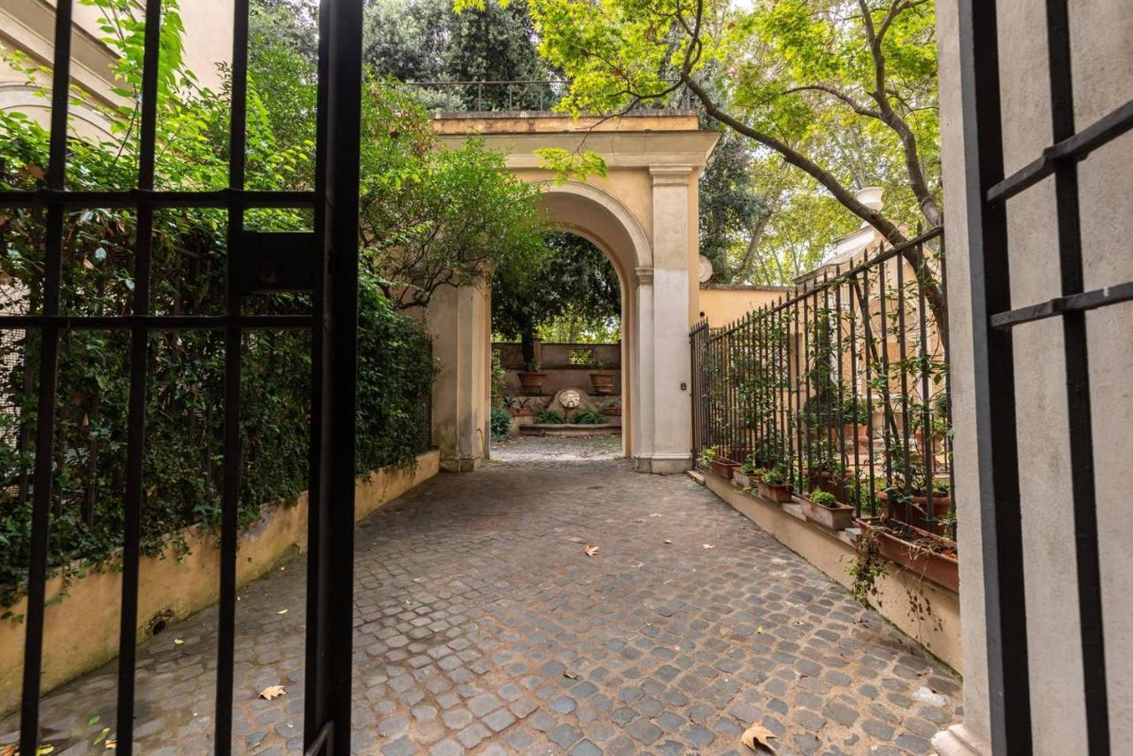 Appartement Palazzo Pamphili Lecca Di Guevara Rome