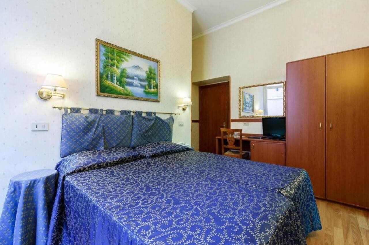 Hotel Paris Rome