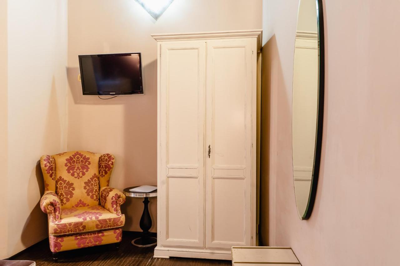 Guest house Del Sole-roma Piazza Di Spagna Ripetta 3*