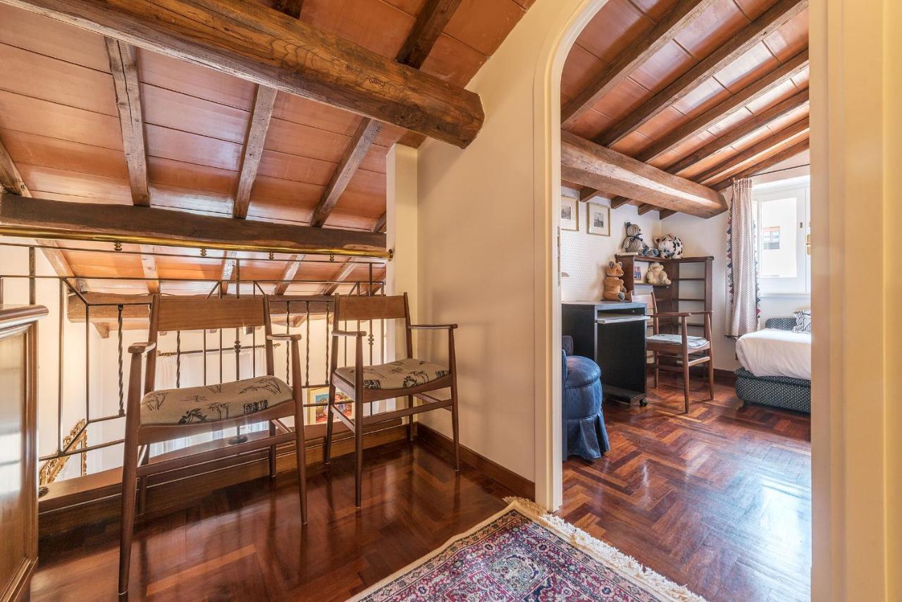 Apartment Quiet And Classic On Two Floors, By Trevi Fountain - Fromhometorome *