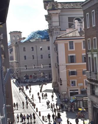 Piazza Di Spagna - - Family *
