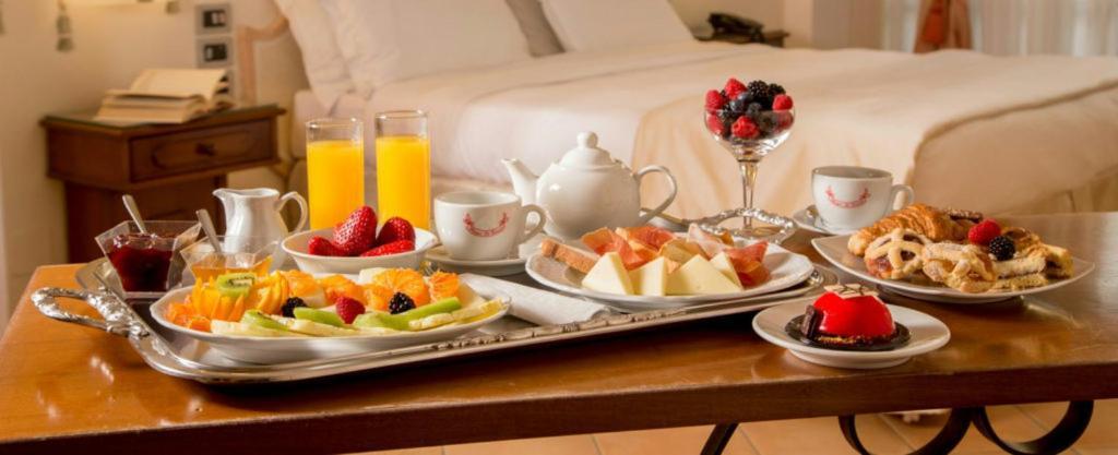 Acomodação com café da manhã  Rosmini 2*