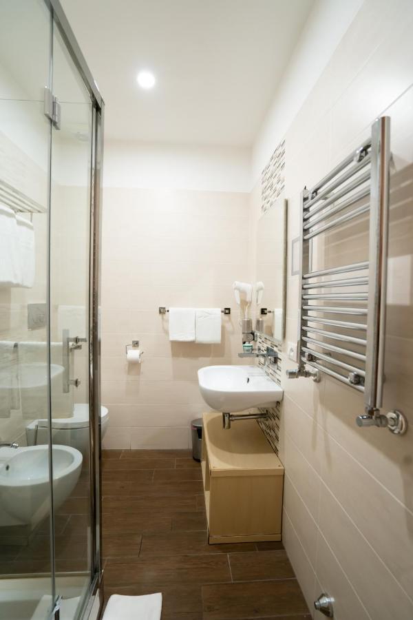 Archi Di 3* Rome