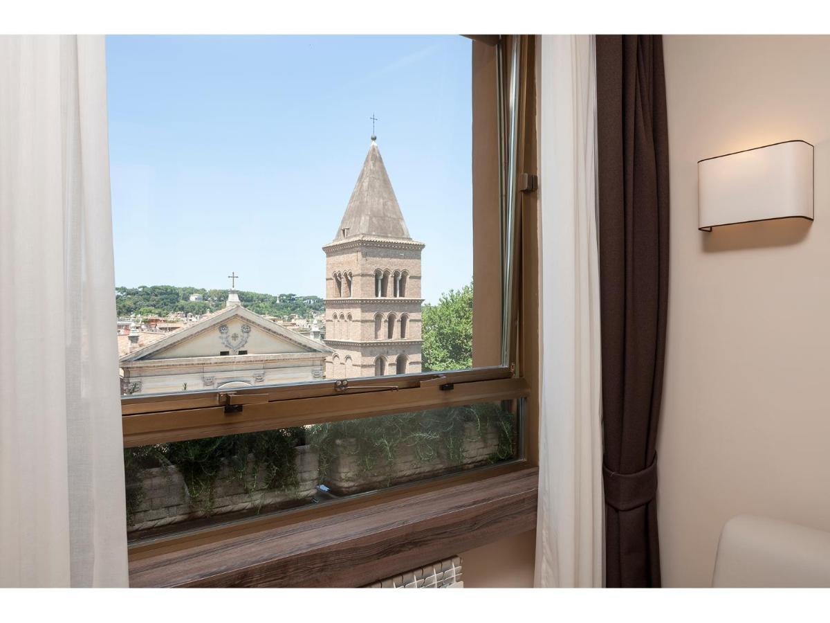 Window On Gasthuis Rome